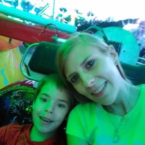 Meet your Posher, Courtney